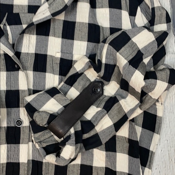 Alice + Olivia button down cuffed sleeves (Size S) - Picture 3 of 5